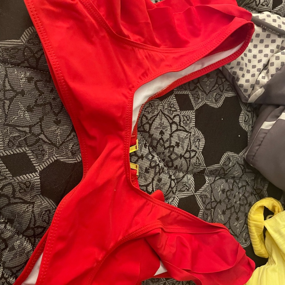 Super cute never worn bathing suit